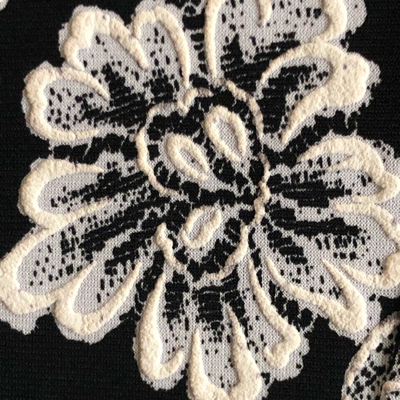 SANDRA DARREN FLORAL DRESS - Picture 6 of 9